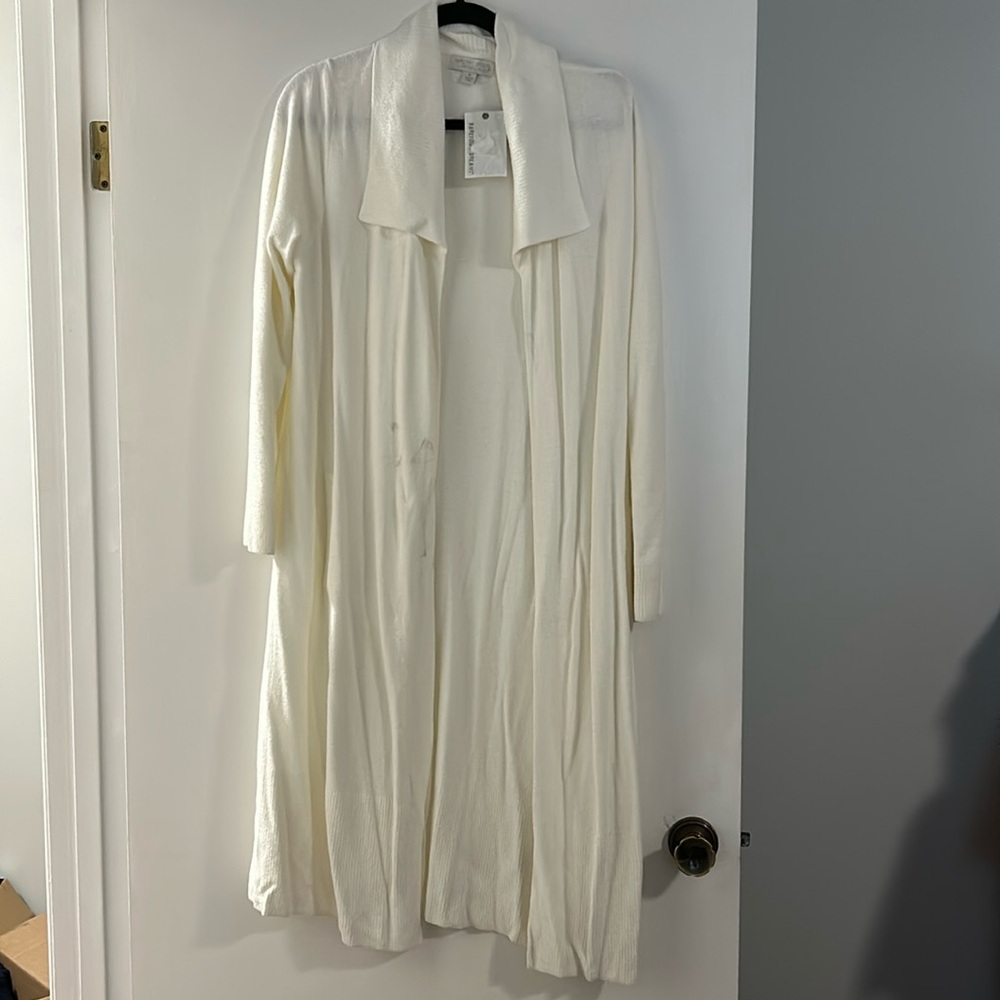 Barefoot dreams, cozychic ultra light M pearl NWT *retail dust